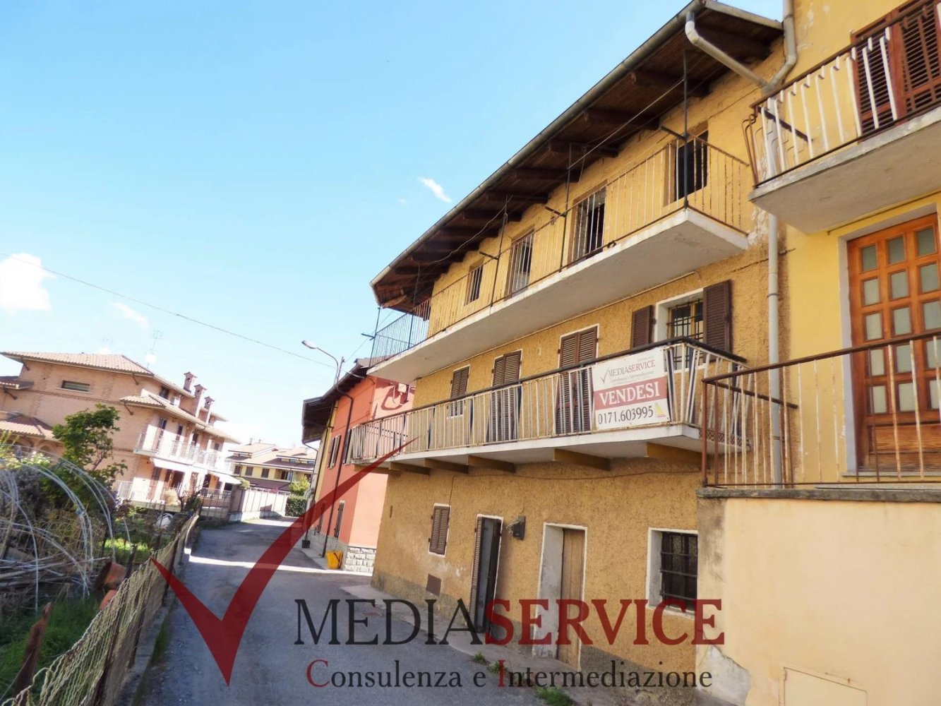5 rooms House in Cuneo, Italy No. 79761