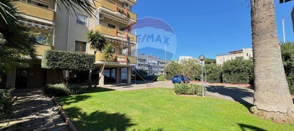 3 rooms Apartment in Cagliari, Italy No. 14690 3