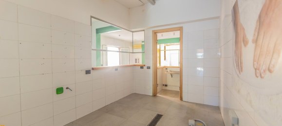 Gewerbliche Immobilie in Rome, Italy 110m², Nr. 268100 3