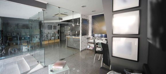 204m² Commercial property in Setubal, Portugal No. 75187 6