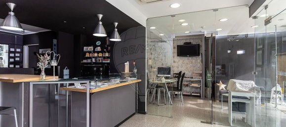 204m² Commercial property in Setubal, Portugal No. 75187 12