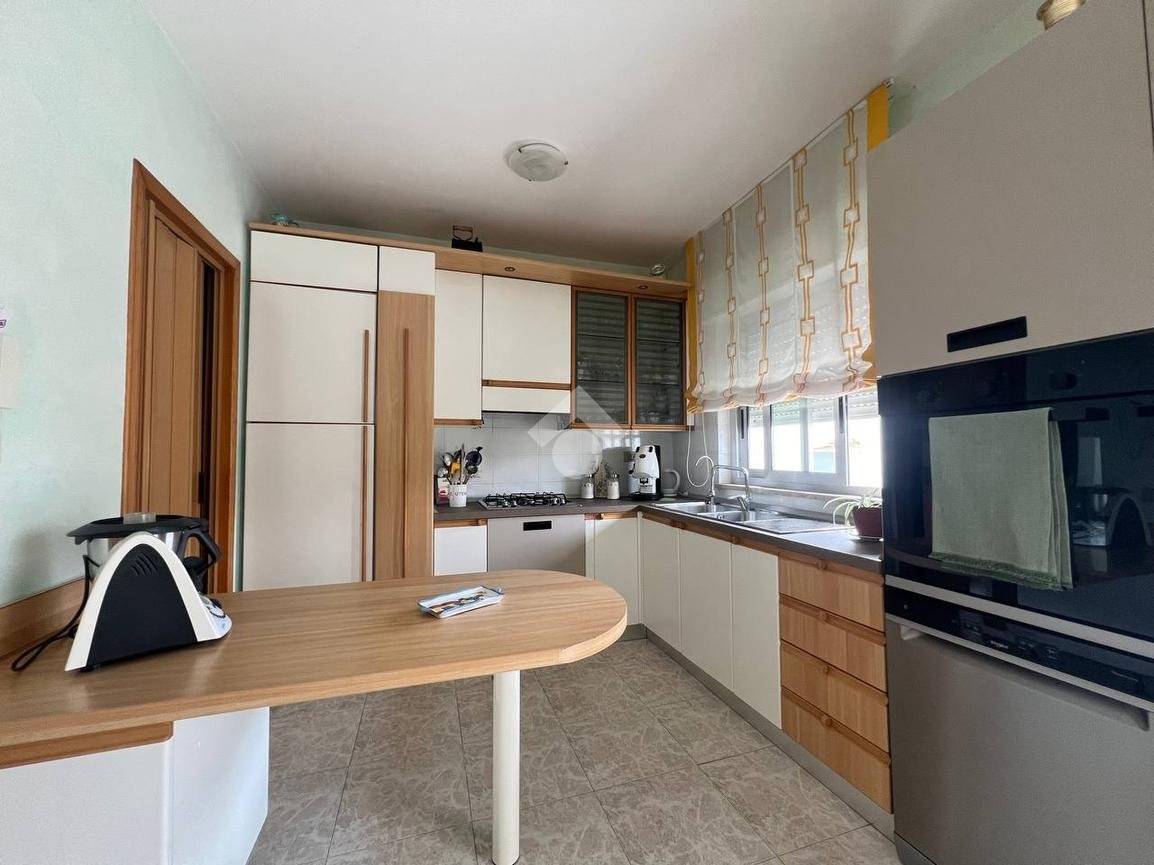 Квартира с 2 спальнями в Алькамо, Италия № 172207