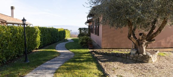 5 rooms Villa in San Venanzo, Italy No. 167929 9