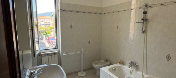 Квартира с 4 спальнями в Лоано, Италия № 334725 15