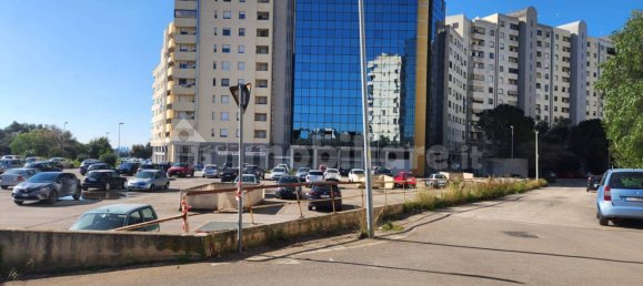 Квартира с 5 комнатами в Таранто, Италия № 342307 3