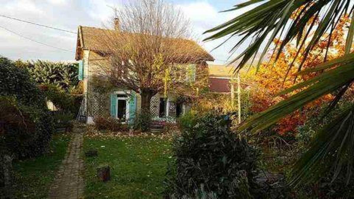 Casa de 3 dormitorios en Voiron, France No. 27819