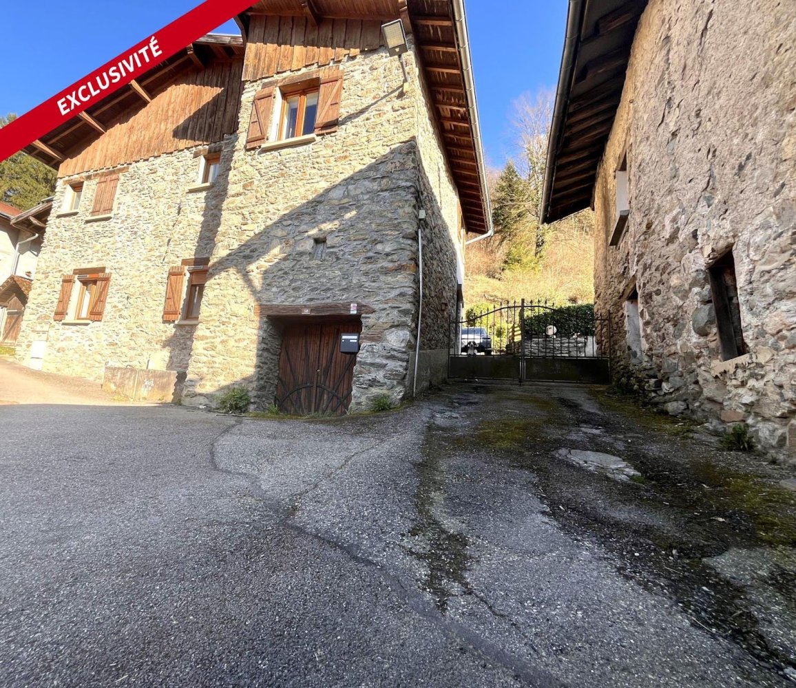 4 bedrooms Apartment in La Chapelle-du-Bard, France No. 258563