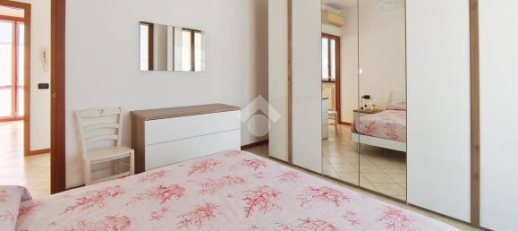 Villa de 3 dormitorios en Cormano, Italy No. 263542 29