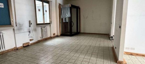 Apartamento de 4 divisões em Mantua, Italy N.º 246768 3