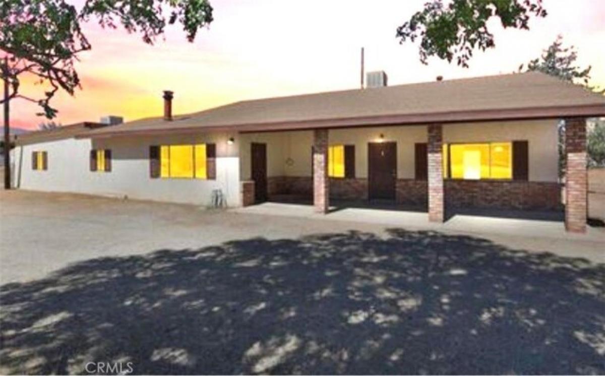 3 bedrooms House in Palmdale, USA No. 388101