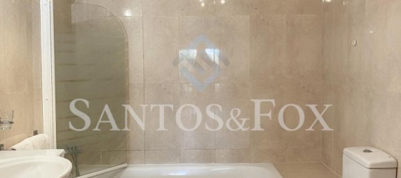 Apartamento de 3 dormitorios en Marbella, Spain No. 98217 18