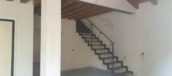 8 rooms Apartment in Piacenza, Italy No. 147745 26