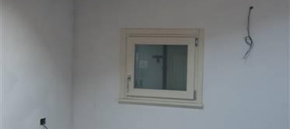 8 rooms Apartment in Piacenza, Italy No. 147745 2