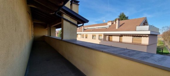 8 rooms Apartment in Piacenza, Italy No. 147745 9
