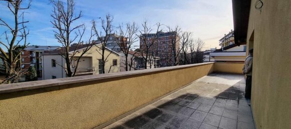 8 rooms Apartment in Piacenza, Italy No. 147745 7