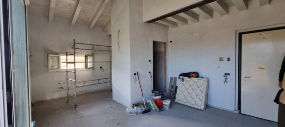 8 rooms Apartment in Piacenza, Italy No. 147745 6