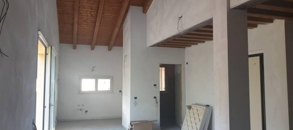 8 rooms Apartment in Piacenza, Italy No. 147745 24