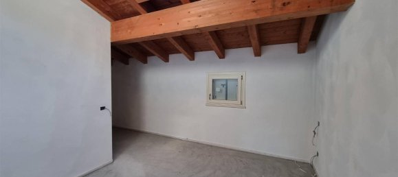 8 rooms Apartment in Piacenza, Italy No. 147745 5