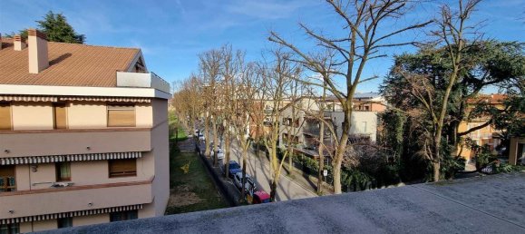 8 rooms Apartment in Piacenza, Italy No. 147745 8