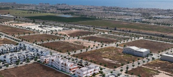 Apartamento de 2 dormitorios en Alicante, Spain No. 175823 3