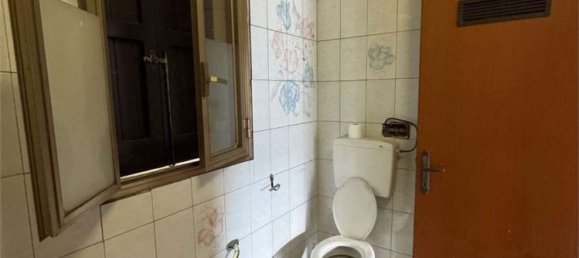 8 rooms House in Cavezzo, Italy No. 88804 46