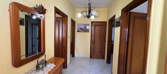 8 rooms House in Cavezzo, Italy No. 88804 7