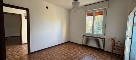 8 rooms House in Cavezzo, Italy No. 88804 37