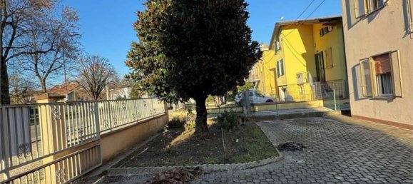 8 rooms House in Cavezzo, Italy No. 88804 3