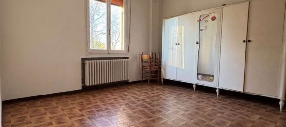 8 rooms House in Cavezzo, Italy No. 88804 38