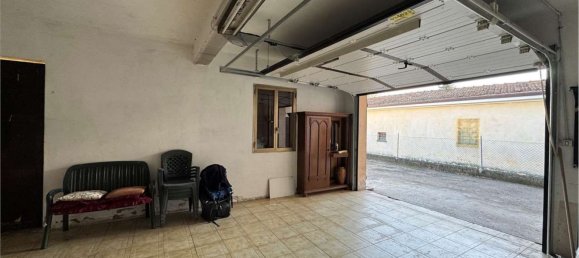 8 rooms House in Cavezzo, Italy No. 88804 44