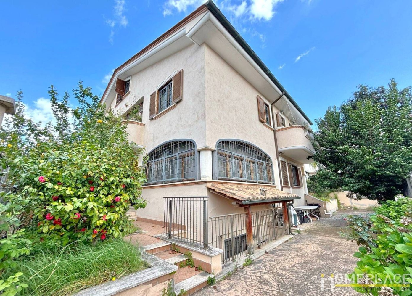 2 bedrooms House in Rome, Italy No. 260145