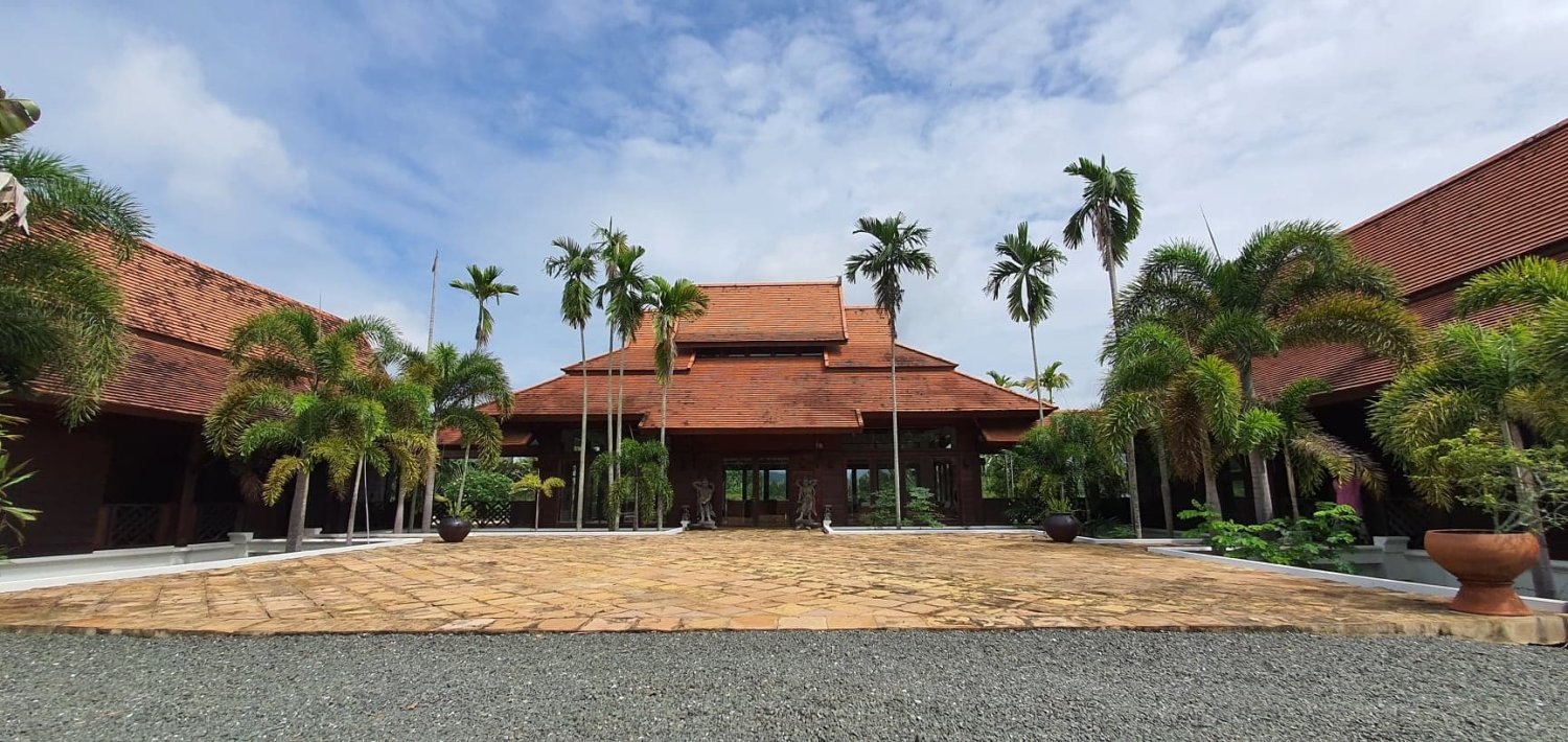 5 bedrooms House in Chiang Mai, Thailand No. 27184