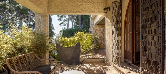 Villa de 4 dormitorios en Antibes, France No. 1446 3