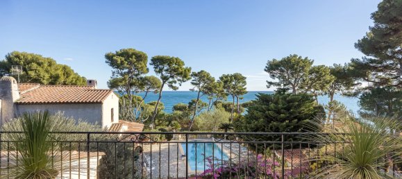 Villa de 4 dormitorios en Antibes, France No. 1446 5