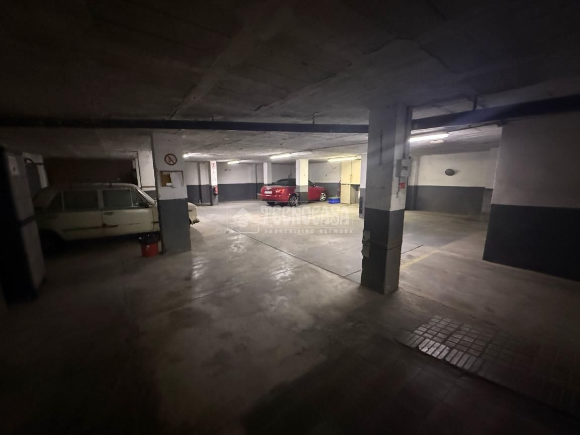  مرآب في Sants-Montjuic, Spain 14متر مربع رقم 164605