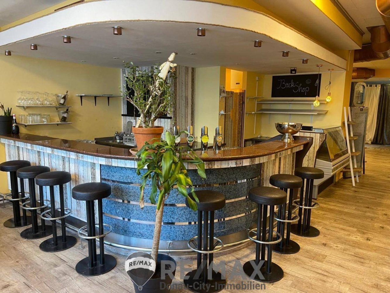 Propiedad comercial en Mariazell, Austria 187 m² No. 181999