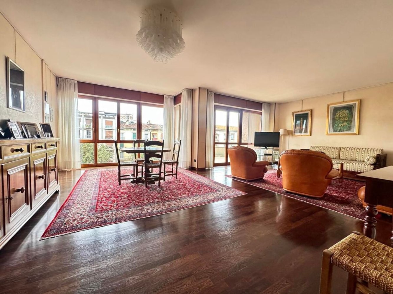 4-salle Appartement à Verona, Italy No. 289714