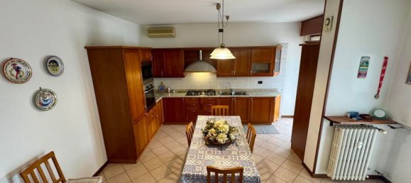 4-salle Appartement à Verona, Italy No. 289714 8