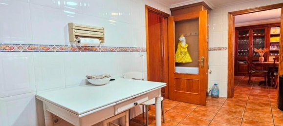 Villa de 4 dormitorios en La Pobla de Vallbona, Spain No. 173988 11