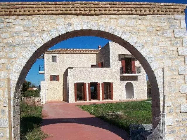 6 chambres bâtiment à vendre à Laconia, Peloponnese, Peloponnese, Western Greece and the Ionian, Greece № 94065