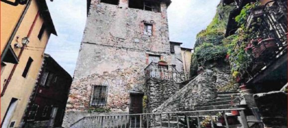 7 rooms Apartment in Gallicano, Italy No. 189302 19