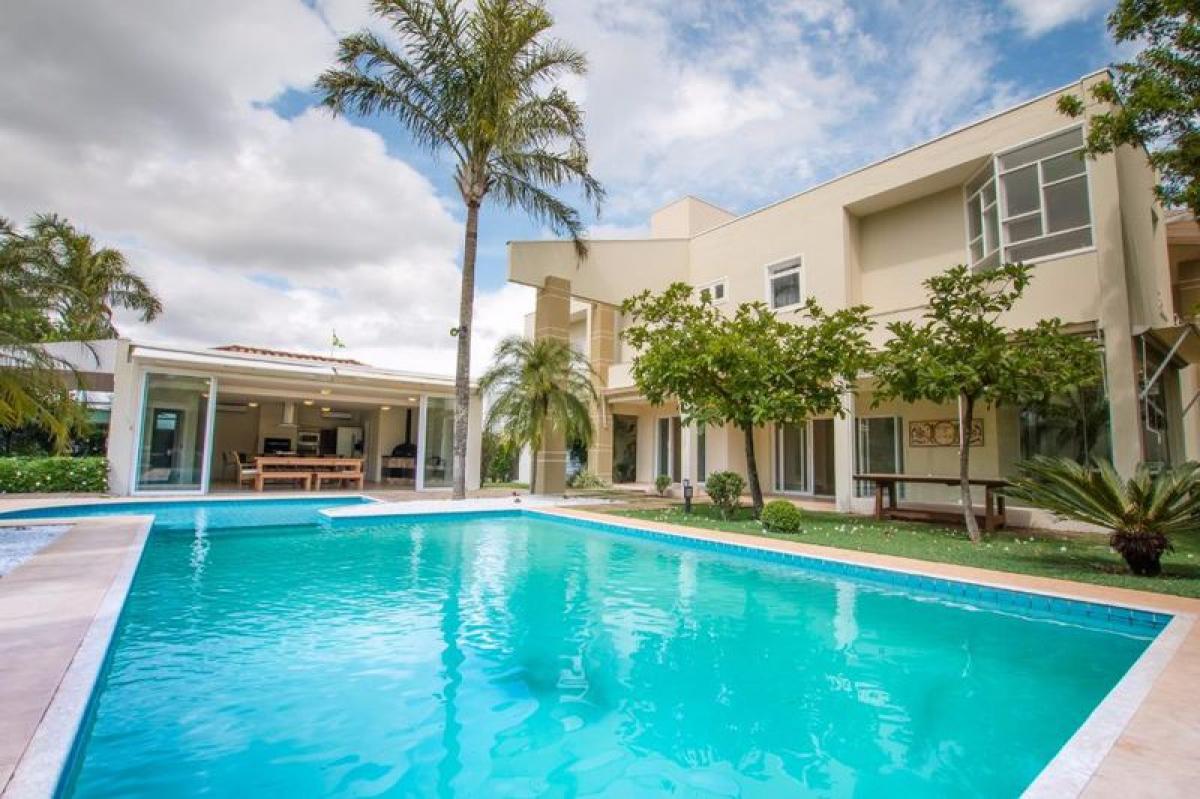 Casa de 4 dormitorios en Sao Paulo, Brazil No. 455000