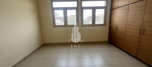 5 chambres Villa à Khalifa City, UAE No. 32727 8