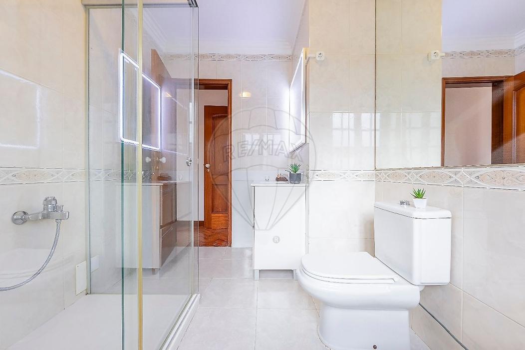 8 bedrooms House in Lisbon, Portugal No. 63393