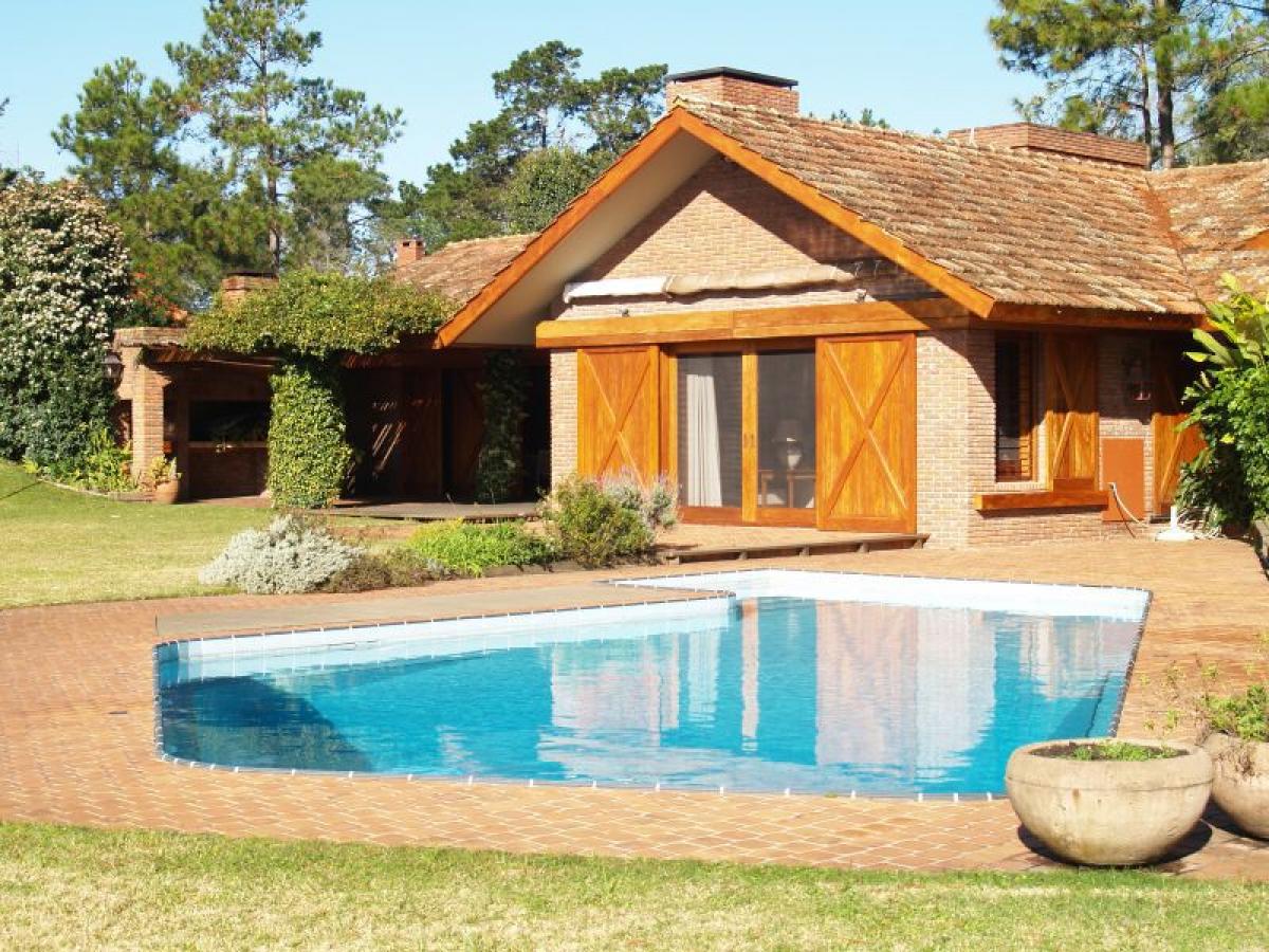 4 bedrooms House in Maldonado, Uruguay No. 3276