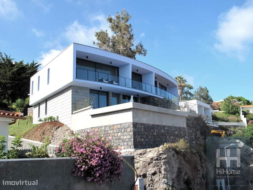 Casa de 3 dormitorios en Canico, Portugal No. 142018