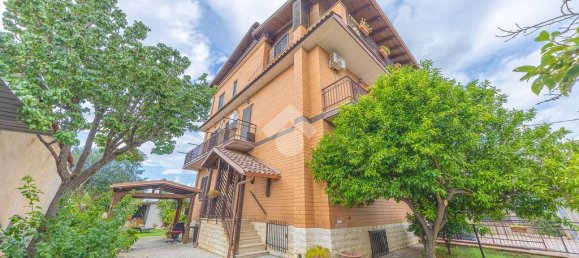 Квартира с 3 спальнями в Рим, Италия № 291897 2