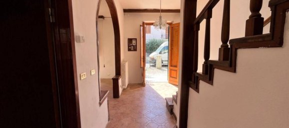 5 rooms House in Quarrata, Italy No. 28567 2