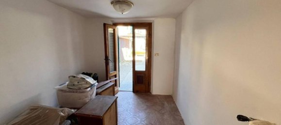 5 rooms House in Quarrata, Italy No. 28567 4