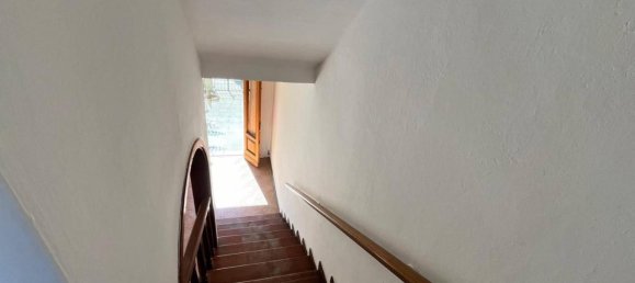 5 rooms House in Quarrata, Italy No. 28567 5
